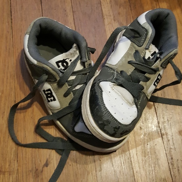 boys dc shoes